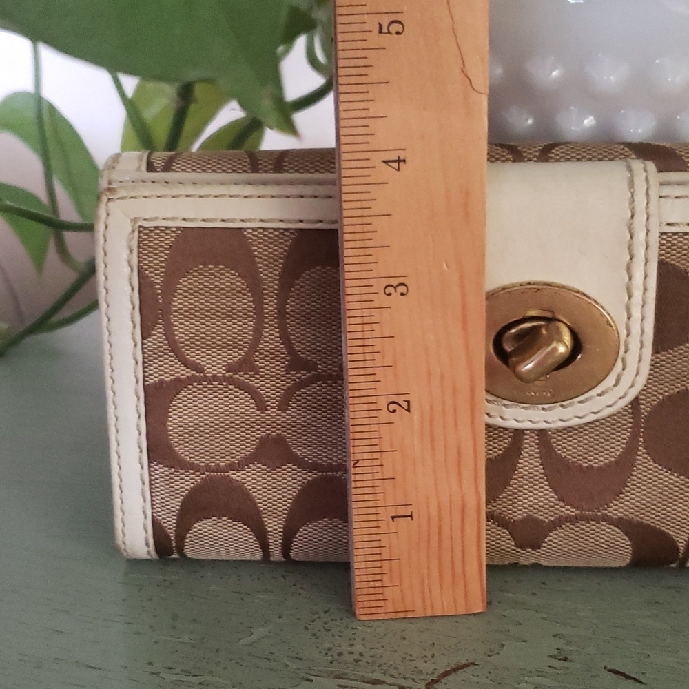 Coach Monogram Twist Lock Clutch Wallet - Picture 8 of 8